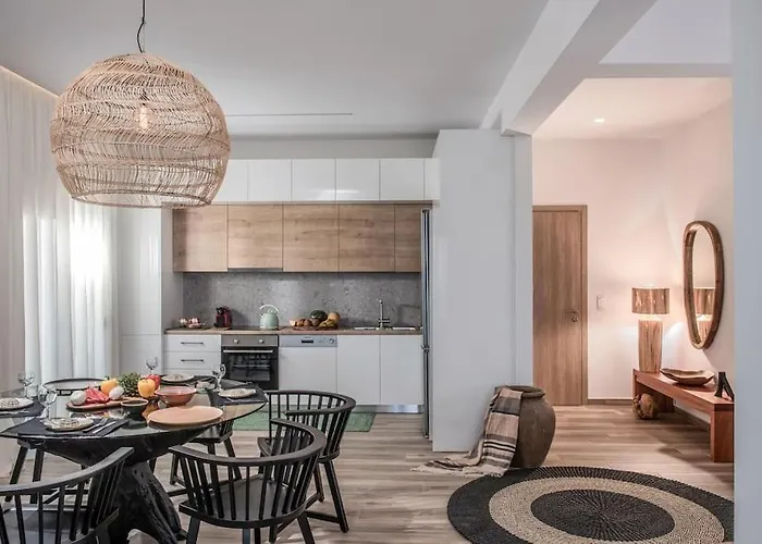 Khroma Luxury 3- Front Apartment *