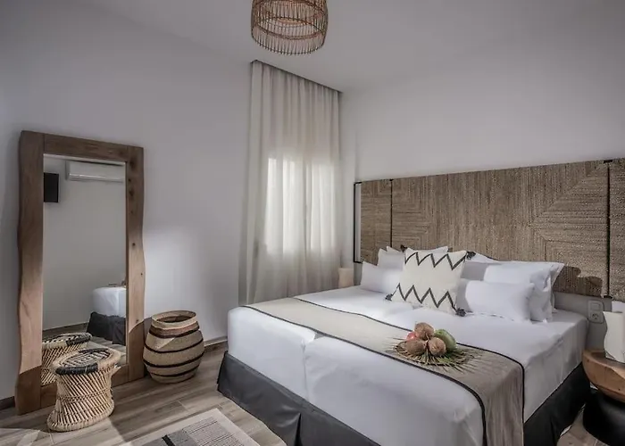 Apartment Khroma Luxury 3- Front