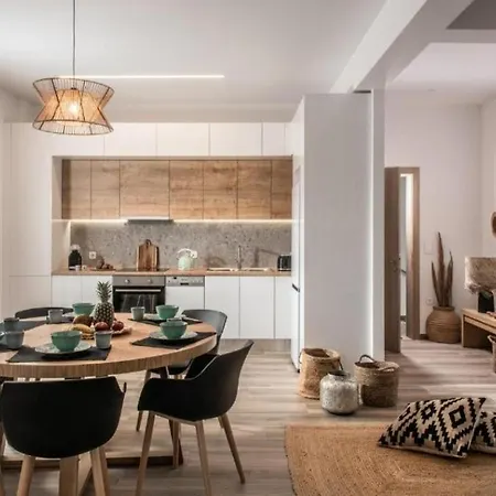 Khroma Luxury 3- Front 헐소니소스