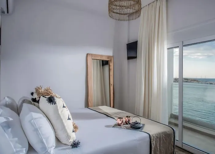 Khroma Luxury 3- Front Apartament *