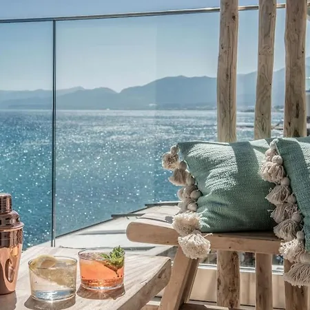 Khroma Luxury 3- Front Apartament