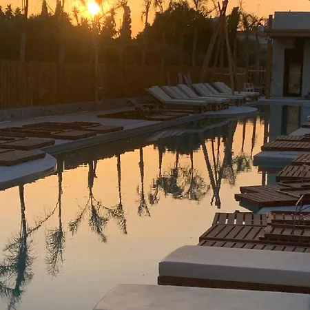 Khroma Luxury 3- Front Apartament