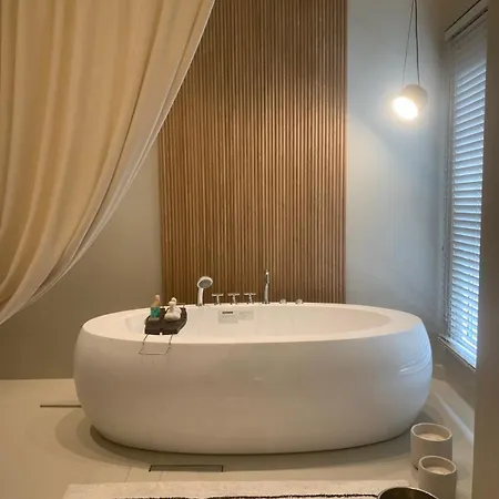 Khroma Luxury 3- Front Hersonissos (Crete)