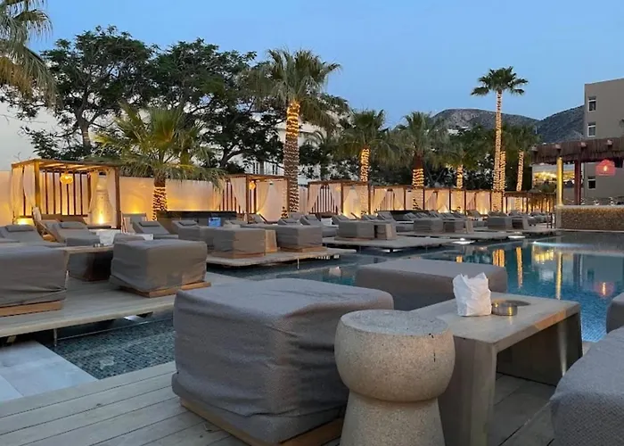 Khroma Luxury 3- Front