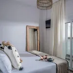Khroma Luxury 3- Front 아파트 *
