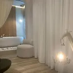 Khroma Luxury 3- Front 아파트 *