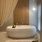 Khroma Luxury 3- Front 헐소니소스