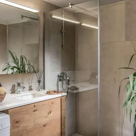 Khroma Luxury 3- Front 赫索尼索斯