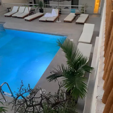 Khroma Luxury 3- Front 公寓