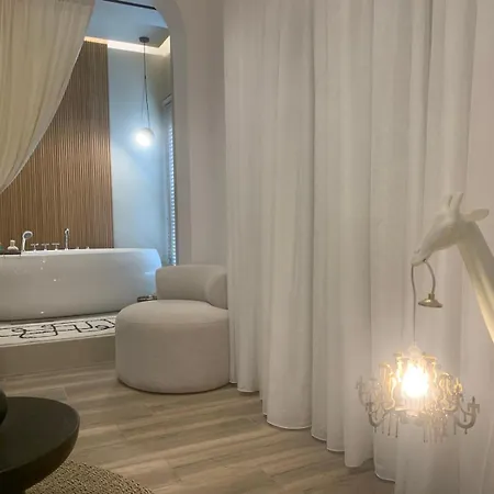 Khroma Luxury 3- Front 公寓 *