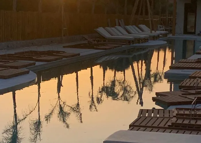 Khroma Luxury 3- Front アパート